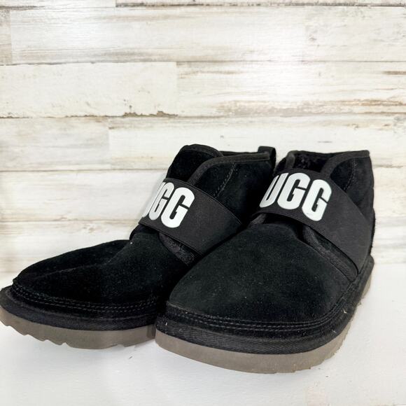 UGG Boots Women Size 6 Neumel II Black Graphic Slip On Short Boot Casual - Picture 1 of 11